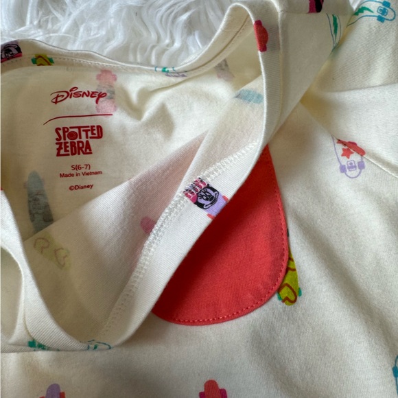 Disney t-shirt bundle - size 6-7 - girls - Picture 5 of 7